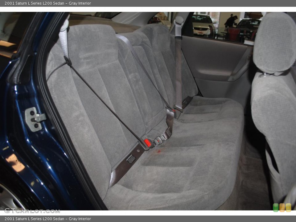 Gray Interior Photo for the 2001 Saturn L Series L200 Sedan #43941595