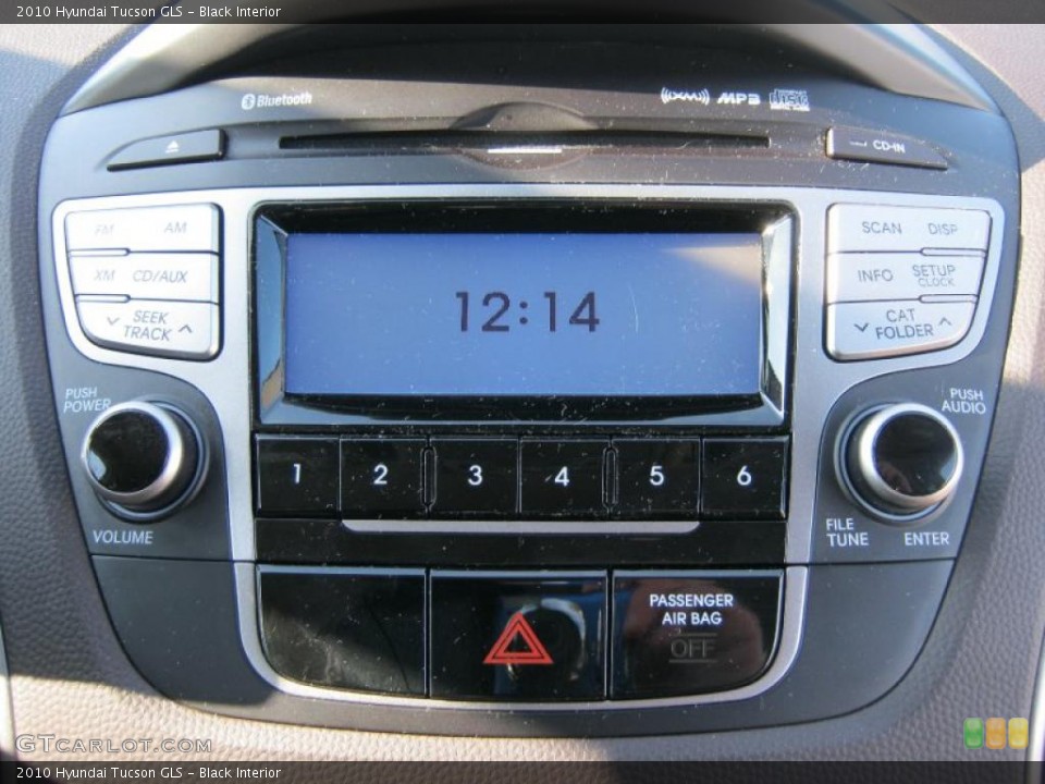 Black Interior Controls for the 2010 Hyundai Tucson GLS #43949960