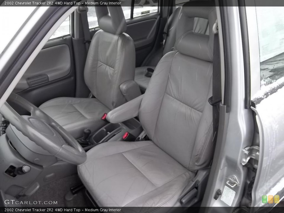 Medium Gray Interior Photo for the 2002 Chevrolet Tracker ZR2 4WD Hard Top #43987228