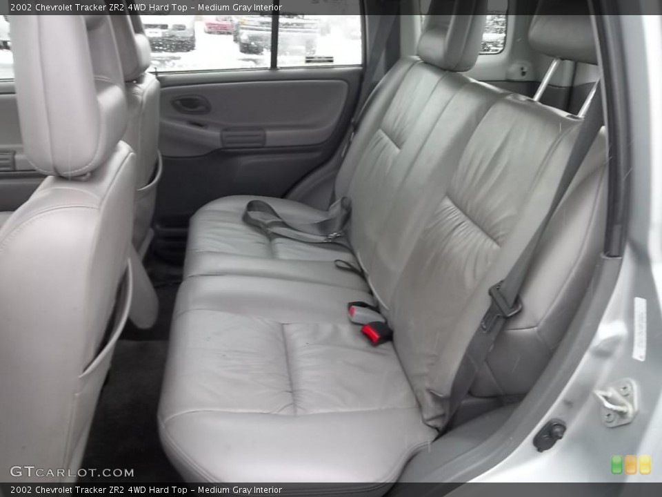 Medium Gray Interior Photo for the 2002 Chevrolet Tracker ZR2 4WD Hard Top #43987236