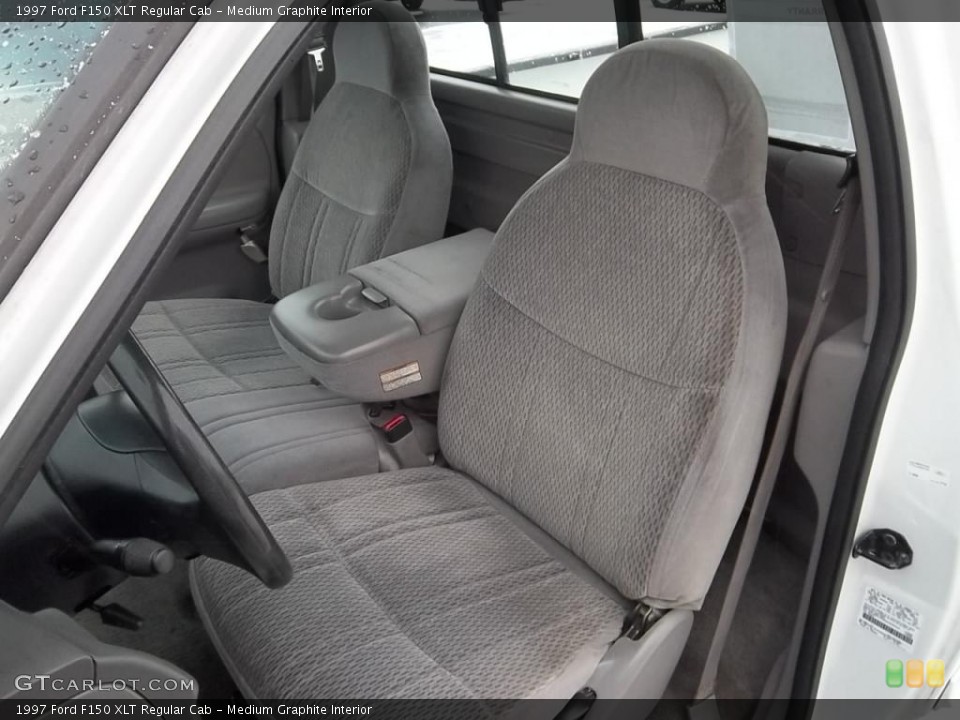 Medium Graphite Interior Photo for the 1997 Ford F150 XLT Regular Cab #43987368