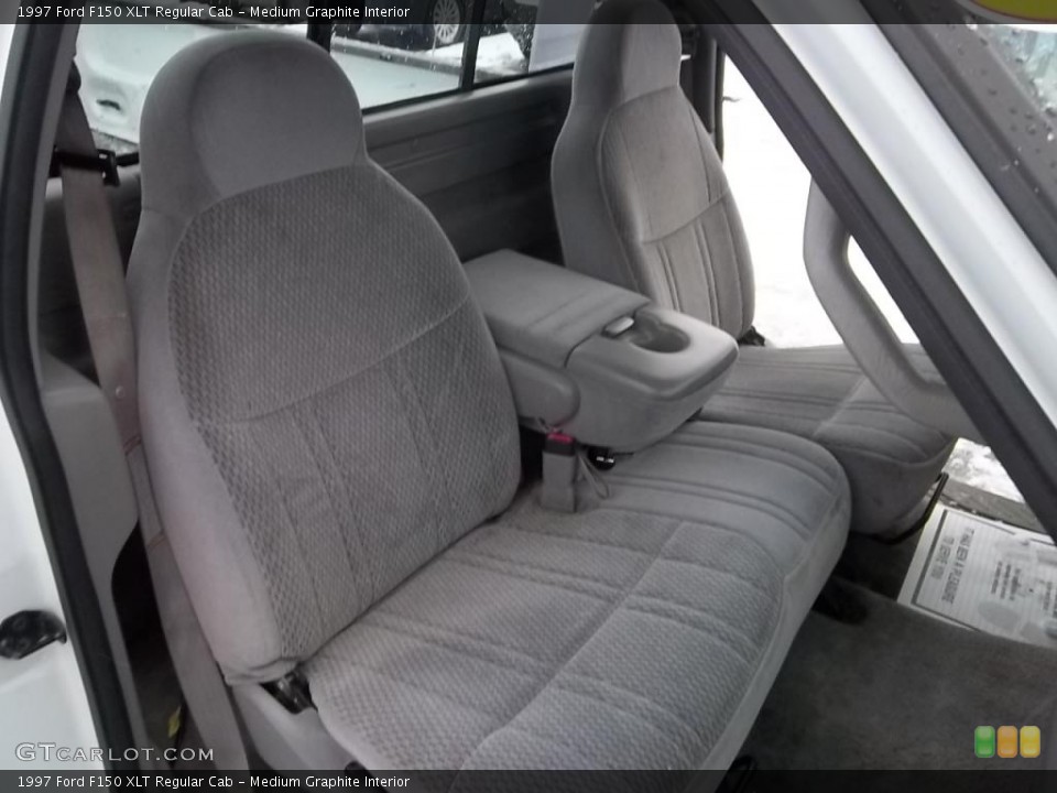 Medium Graphite Interior Photo for the 1997 Ford F150 XLT Regular Cab #43987388