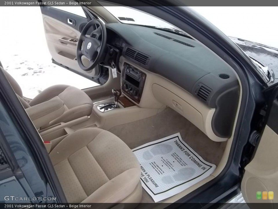 Beige Interior Photo for the 2001 Volkswagen Passat GLS Sedan #43989720