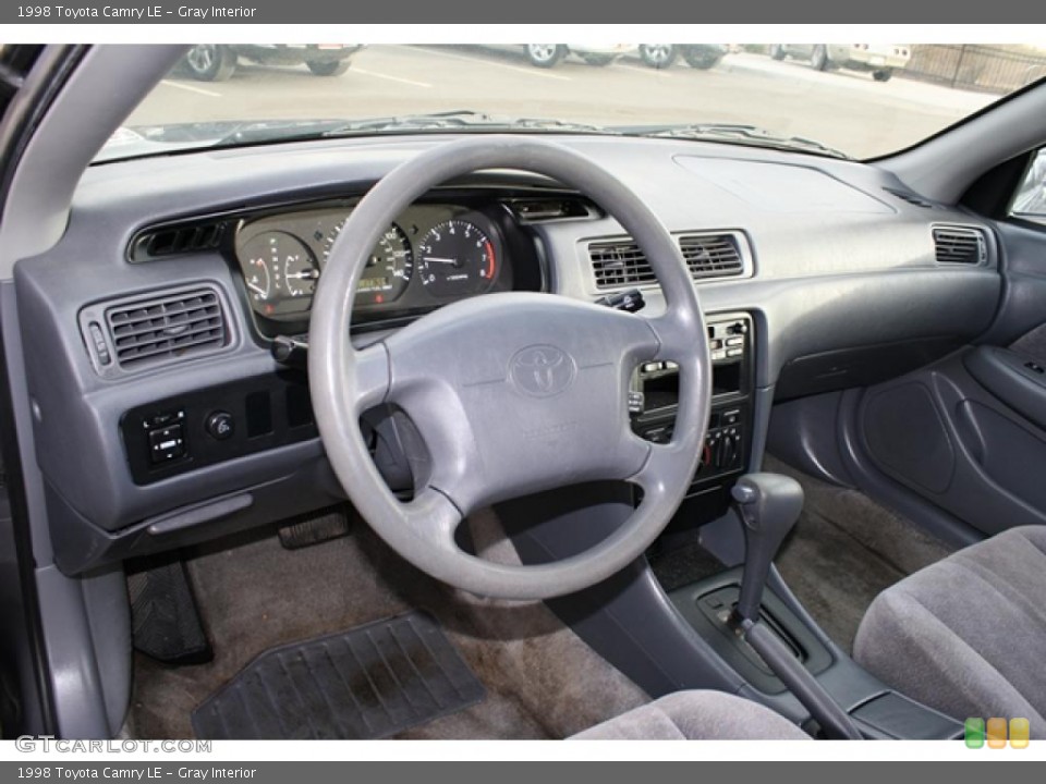 Gray Interior Photo for the 1998 Toyota Camry LE #44013704