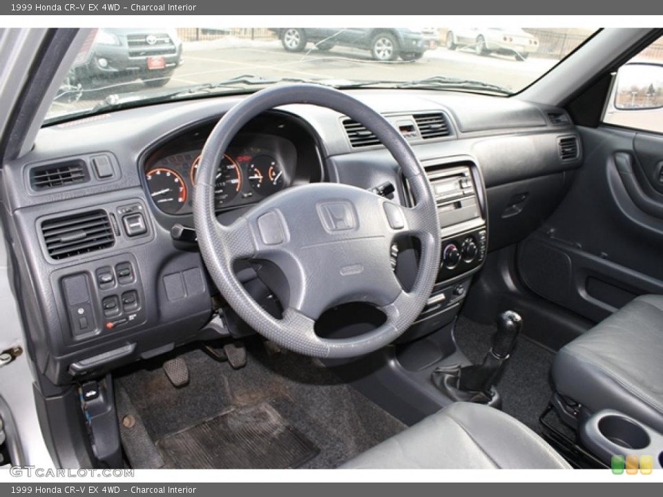 Charcoal Interior Photo for the 1999 Honda CR-V EX 4WD #44014148