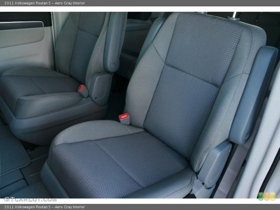 Aero Gray Interior Photo for the 2011 Volkswagen Routan S #44052780