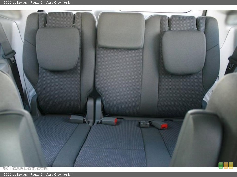 Aero Gray Interior Photo for the 2011 Volkswagen Routan S #44052848