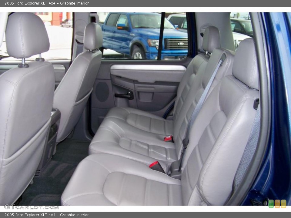Graphite Interior Photo for the 2005 Ford Explorer XLT 4x4 #44062717