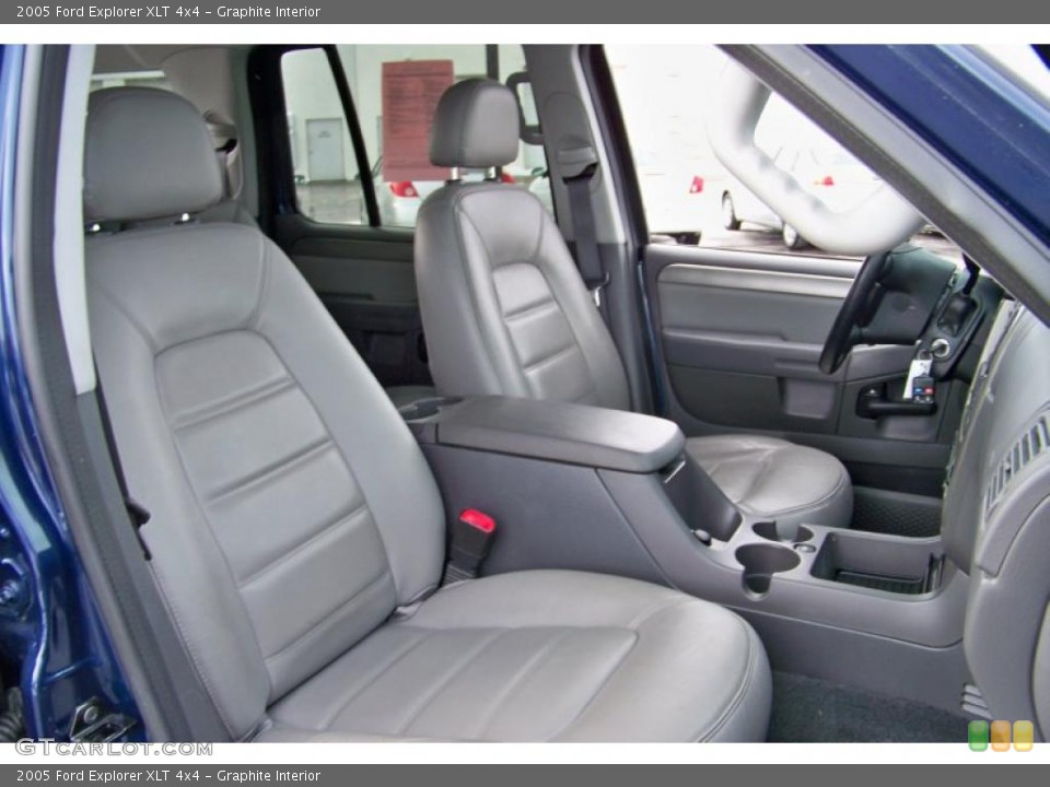 Graphite Interior Photo for the 2005 Ford Explorer XLT 4x4 #44062769