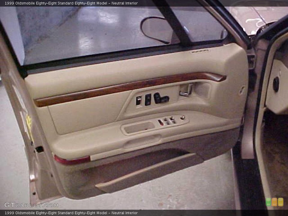 Neutral 1999 Oldsmobile Eighty-Eight Interiors