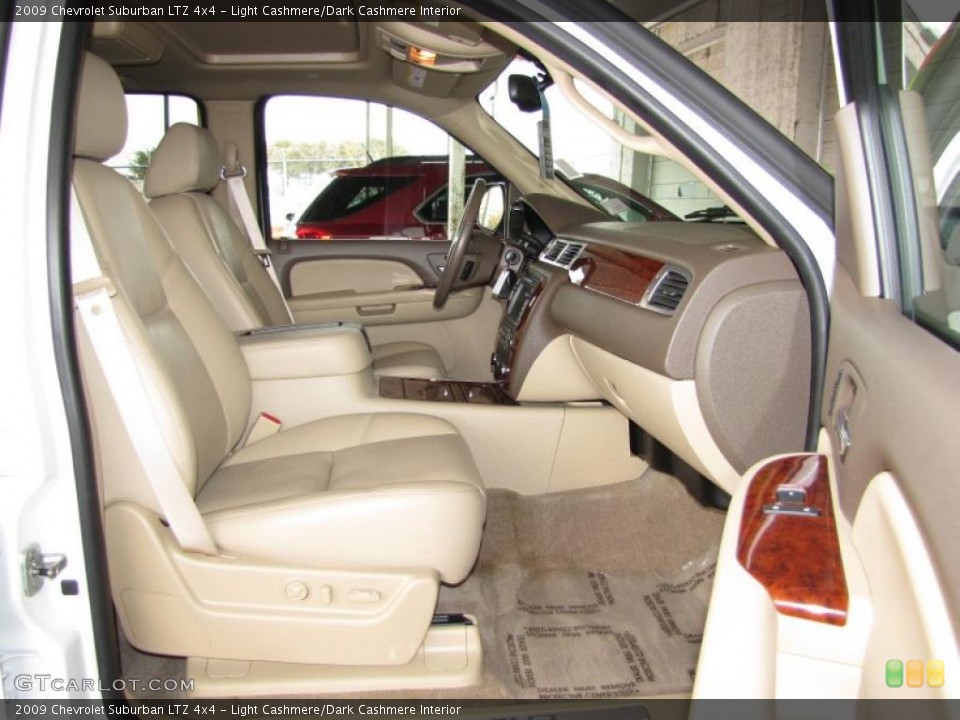 Light Cashmere/Dark Cashmere Interior Photo for the 2009 Chevrolet Suburban LTZ 4x4 #44067317