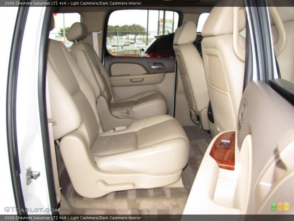 Light Cashmere/Dark Cashmere Interior Photo for the 2009 Chevrolet Suburban LTZ 4x4 #44067331