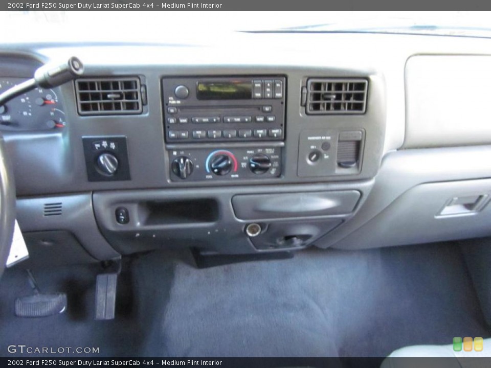 Medium Flint Interior Controls for the 2002 Ford F250 Super Duty Lariat SuperCab 4x4 #44075118