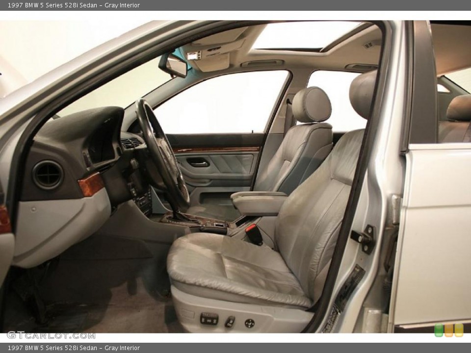 Gray Interior Photo for the 1997 BMW 5 Series 528i Sedan #44079496