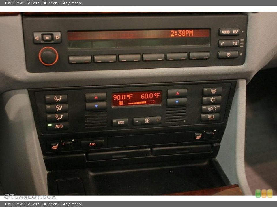Gray Interior Controls for the 1997 BMW 5 Series 528i Sedan #44079562