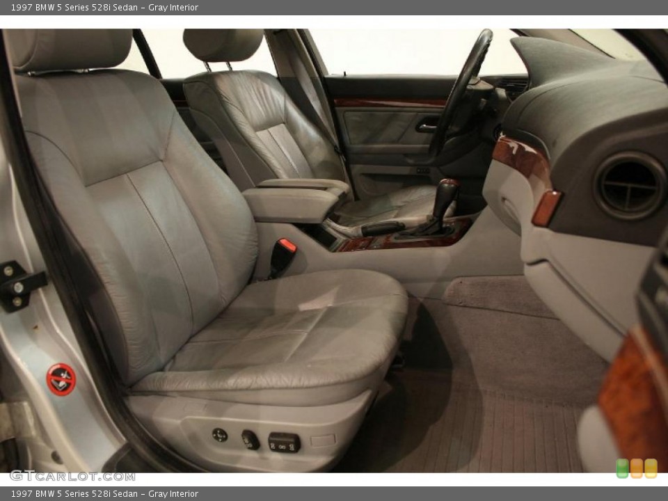 Gray Interior Photo for the 1997 BMW 5 Series 528i Sedan #44079604