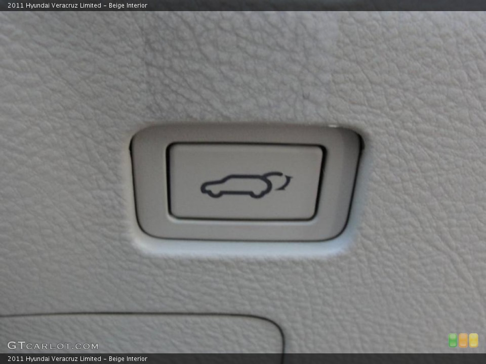 Beige Interior Controls for the 2011 Hyundai Veracruz Limited #44109326