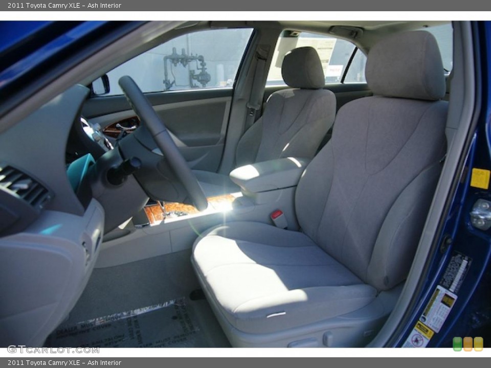 Ash Interior Photo for the 2011 Toyota Camry XLE #44110494