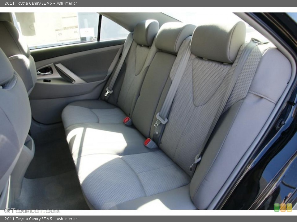 Ash Interior Photo for the 2011 Toyota Camry SE V6 #44111354