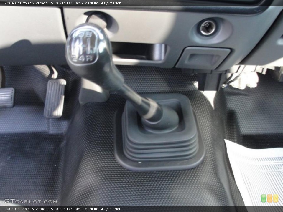 Medium Gray Interior Transmission for the 2004 Chevrolet Silverado 1500 Regular Cab #44111846