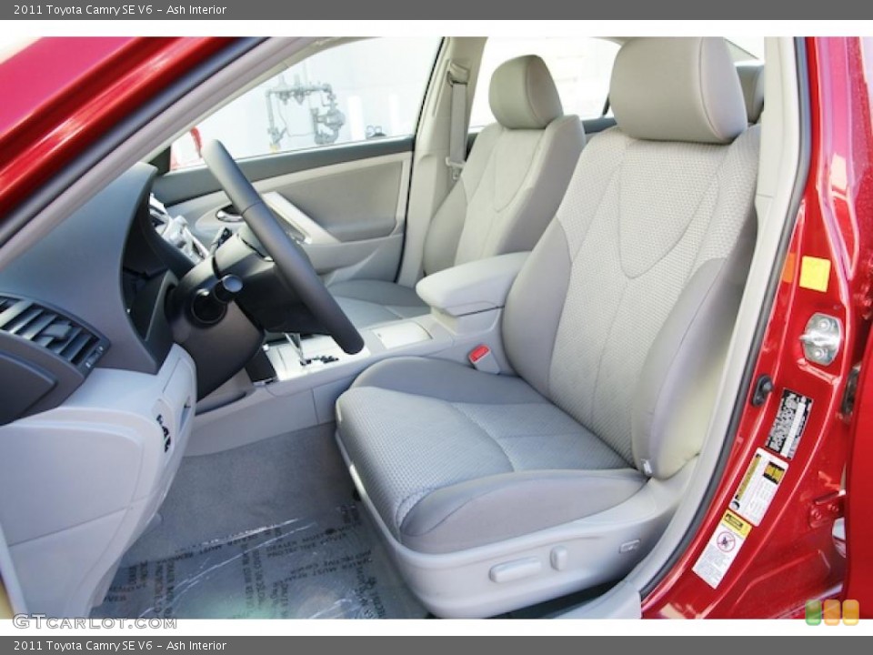Ash Interior Photo for the 2011 Toyota Camry SE V6 #44112502