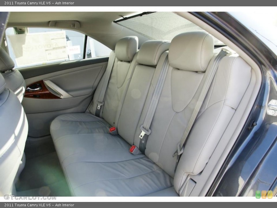 Ash Interior Photo for the 2011 Toyota Camry XLE V6 #44112830