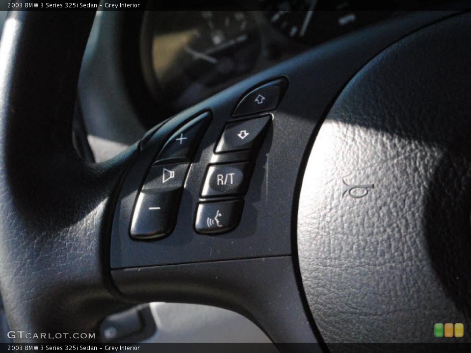 Grey Interior Controls for the 2003 BMW 3 Series 325i Sedan #44119266