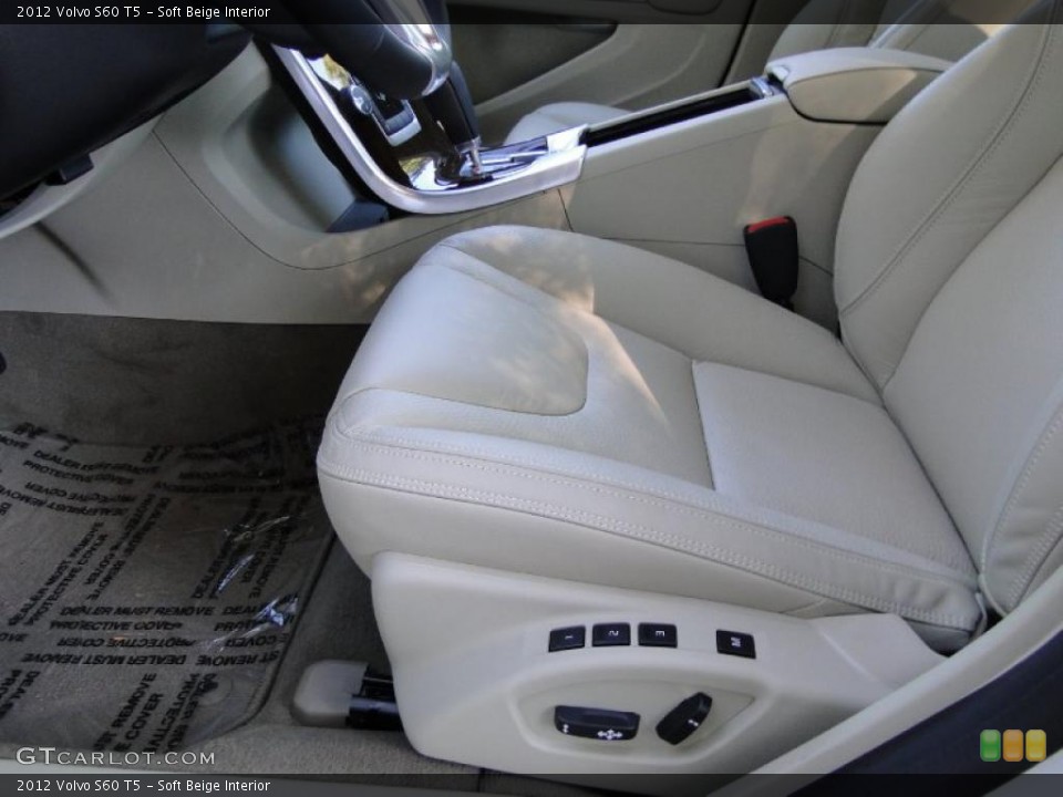 Soft Beige Interior Photo for the 2012 Volvo S60 T5 #44146917