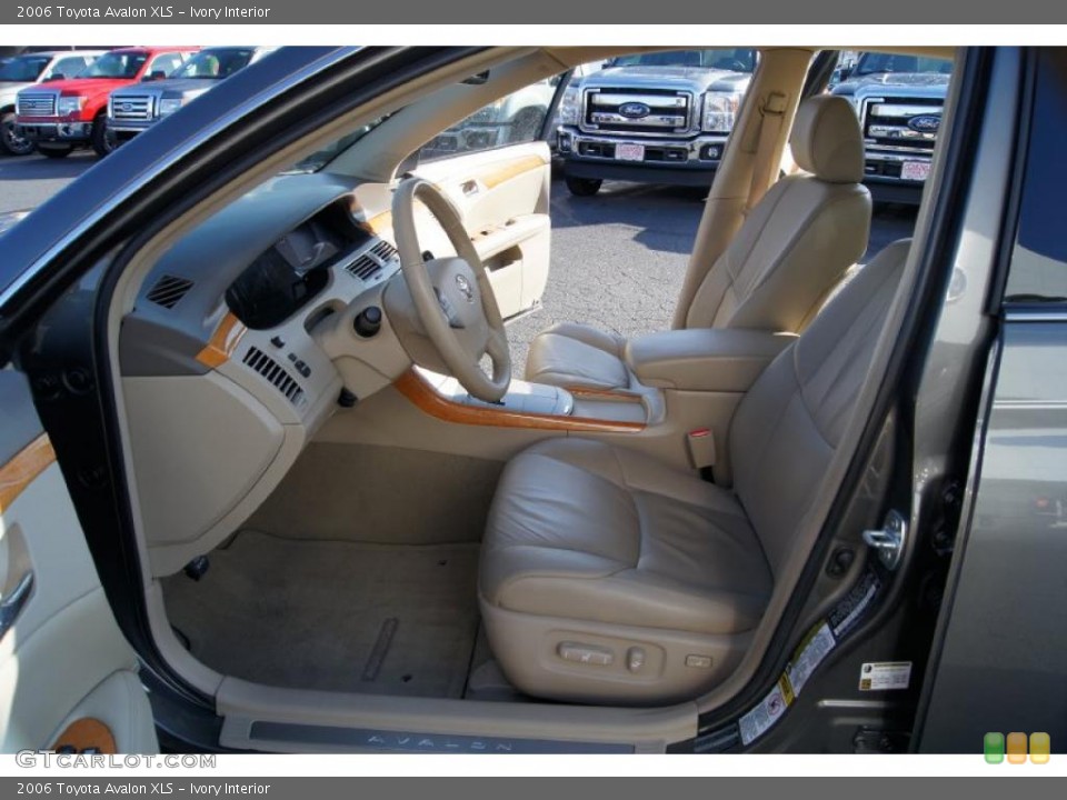 Ivory Interior Photo for the 2006 Toyota Avalon XLS #44152922