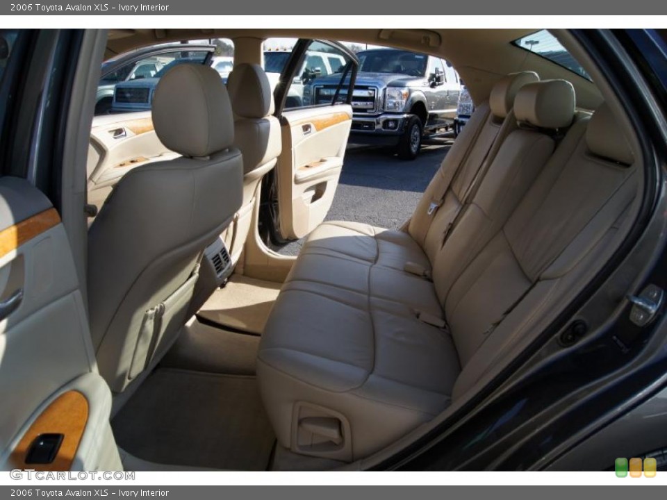 Ivory Interior Photo for the 2006 Toyota Avalon XLS #44152953