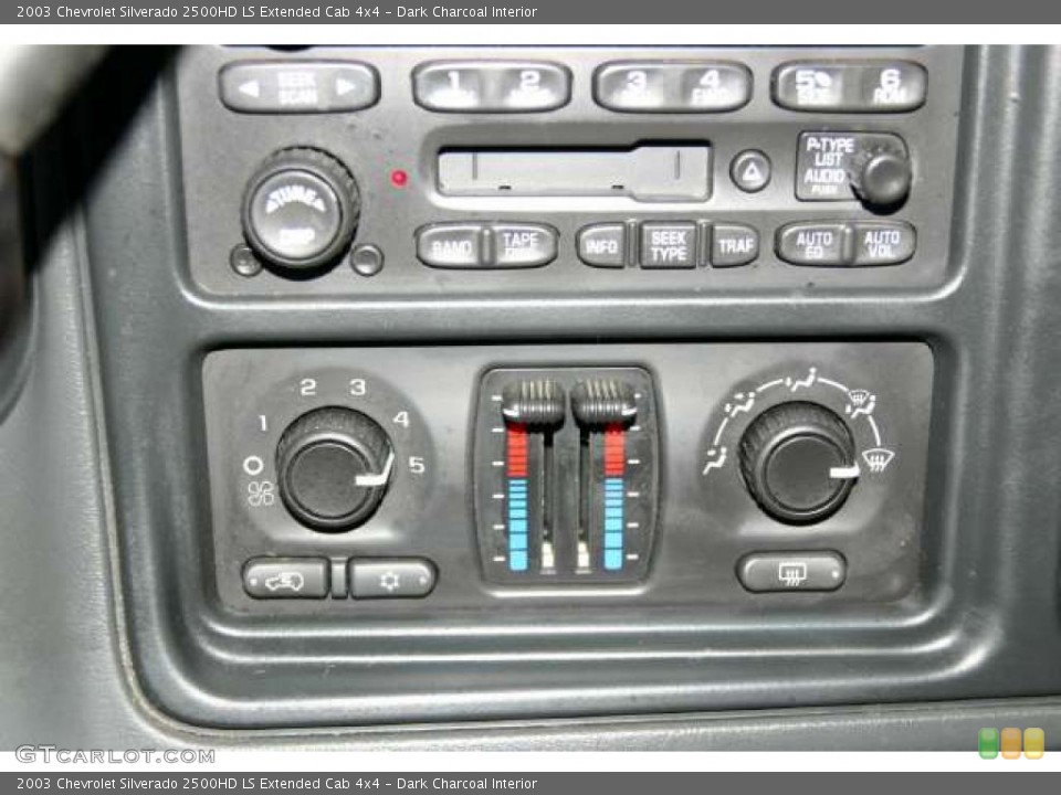Dark Charcoal Interior Controls for the 2003 Chevrolet Silverado 2500HD LS Extended Cab 4x4 #44184224