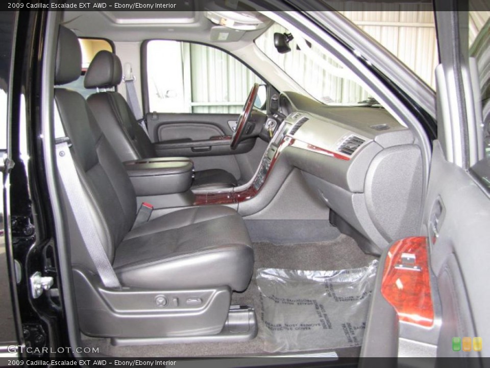 Ebony/Ebony Interior Photo for the 2009 Cadillac Escalade EXT AWD #44189639