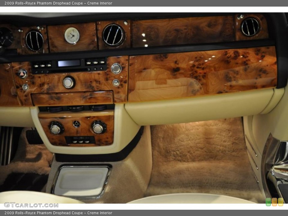 Creme Interior Dashboard for the 2009 Rolls-Royce Phantom Drophead Coupe #44206963
