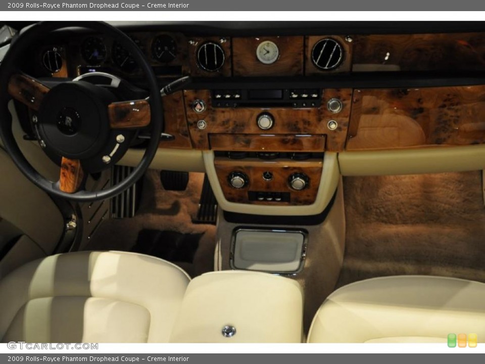 Creme Interior Dashboard for the 2009 Rolls-Royce Phantom Drophead Coupe #44206979