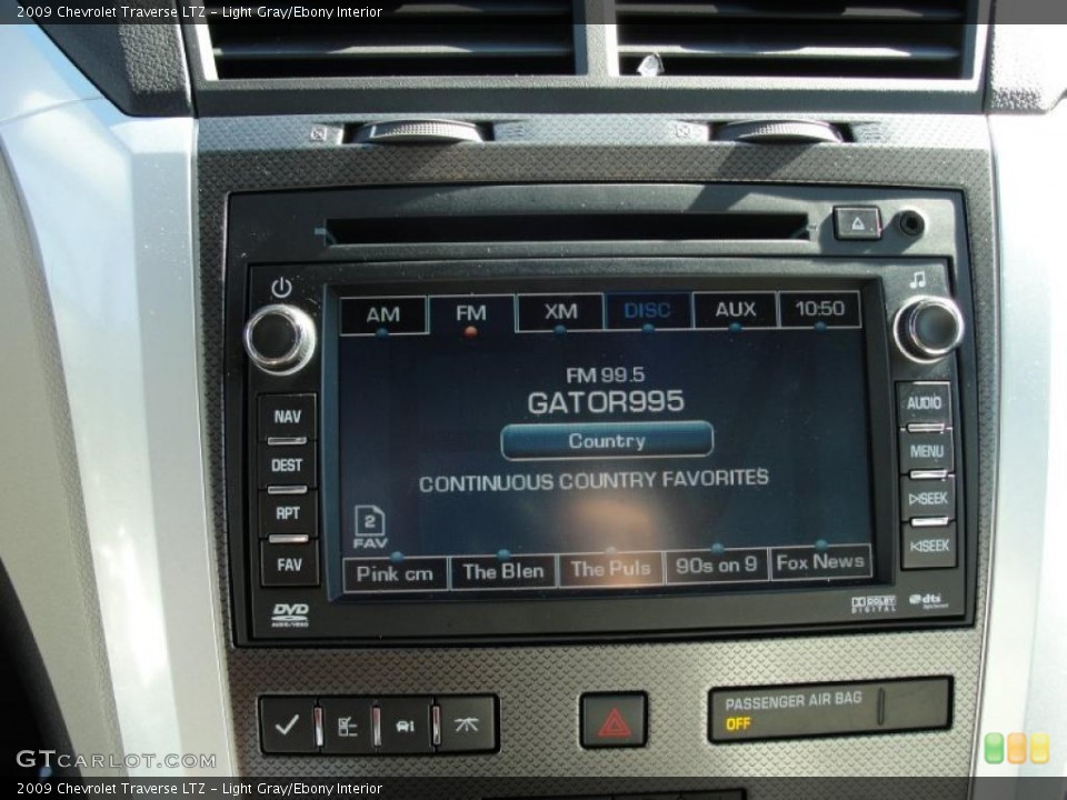 Light Gray/Ebony Interior Controls for the 2009 Chevrolet Traverse LTZ #44243329