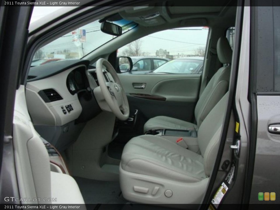 Light Gray Interior Photo for the 2011 Toyota Sienna XLE #44246916