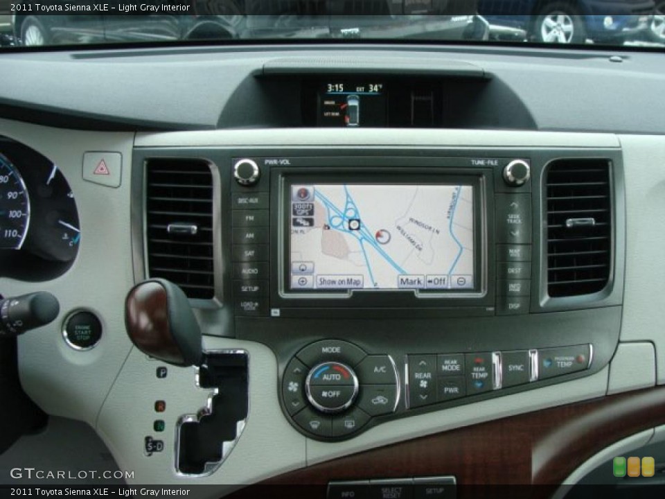 Light Gray Interior Navigation for the 2011 Toyota Sienna XLE #44246972