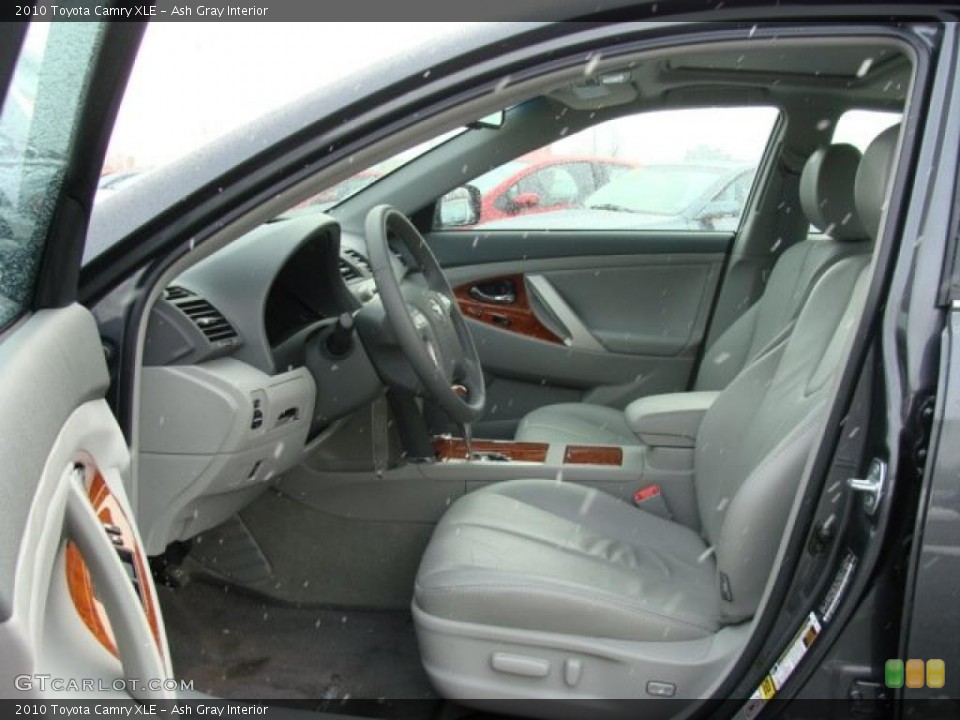 Ash Gray Interior Photo for the 2010 Toyota Camry XLE #44249128