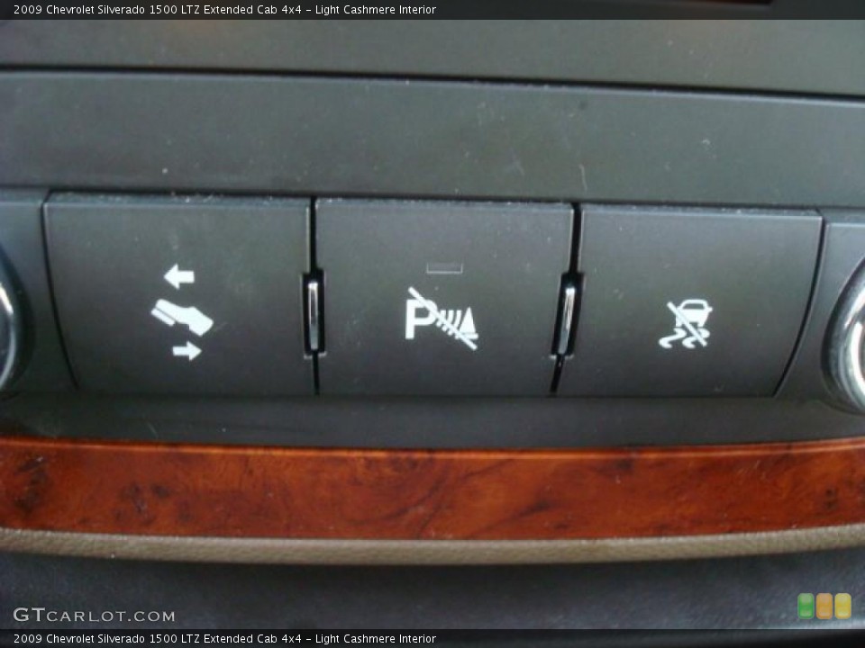 Light Cashmere Interior Controls for the 2009 Chevrolet Silverado 1500 LTZ Extended Cab 4x4 #44290520