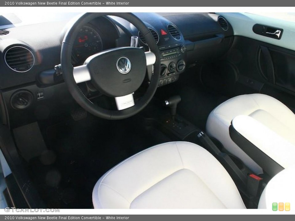 White 2010 Volkswagen New Beetle Interiors
