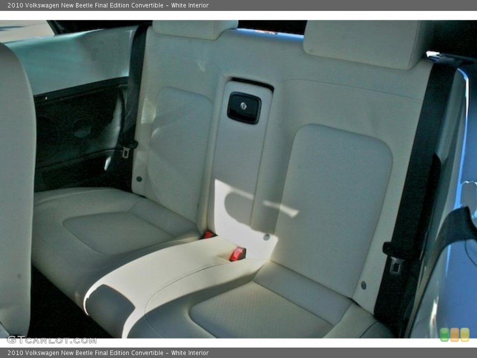 White Interior Photo for the 2010 Volkswagen New Beetle Final Edition Convertible #44298345