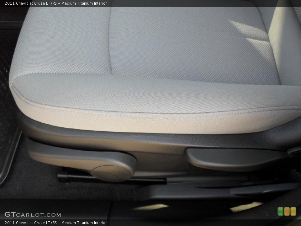 Medium Titanium Interior Photo for the 2011 Chevrolet Cruze LT/RS #44336750