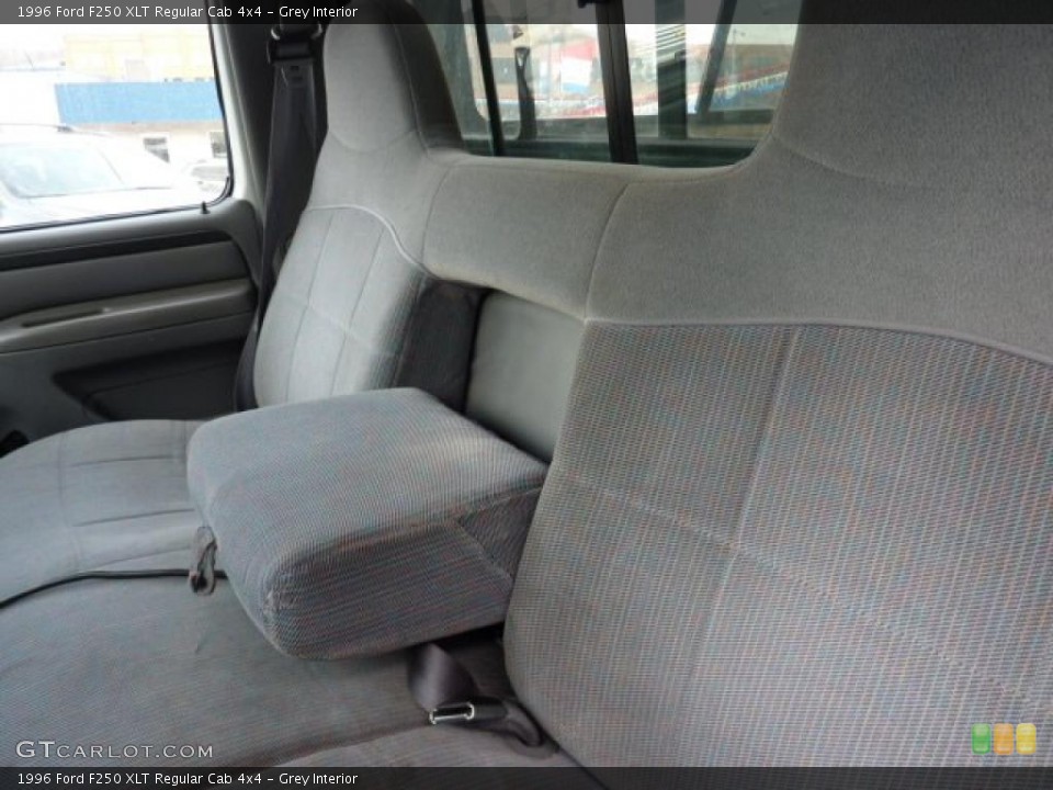 Grey Interior Photo for the 1996 Ford F250 XLT Regular Cab 4x4 #44337758