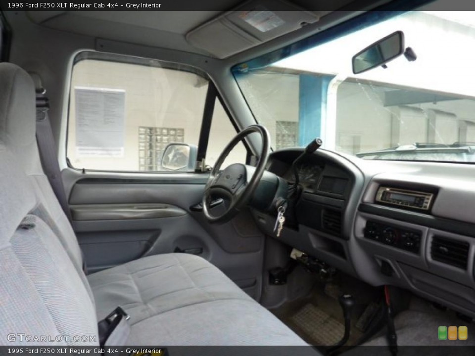 Grey Interior Photo for the 1996 Ford F250 XLT Regular Cab 4x4 #44337790