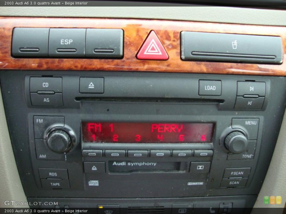 Beige Interior Controls for the 2003 Audi A6 3.0 quattro Avant #44344918
