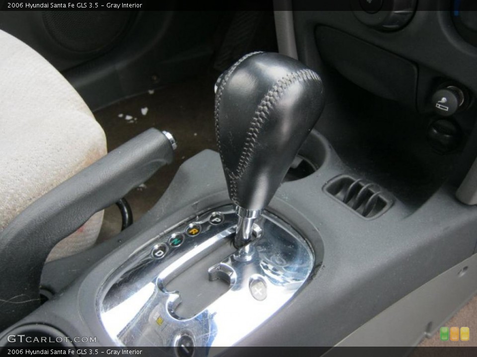 Gray Interior Transmission for the 2006 Hyundai Santa Fe GLS 3.5 #44357210