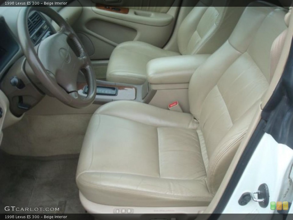 Beige Interior Photo for the 1998 Lexus ES 300 #44369652