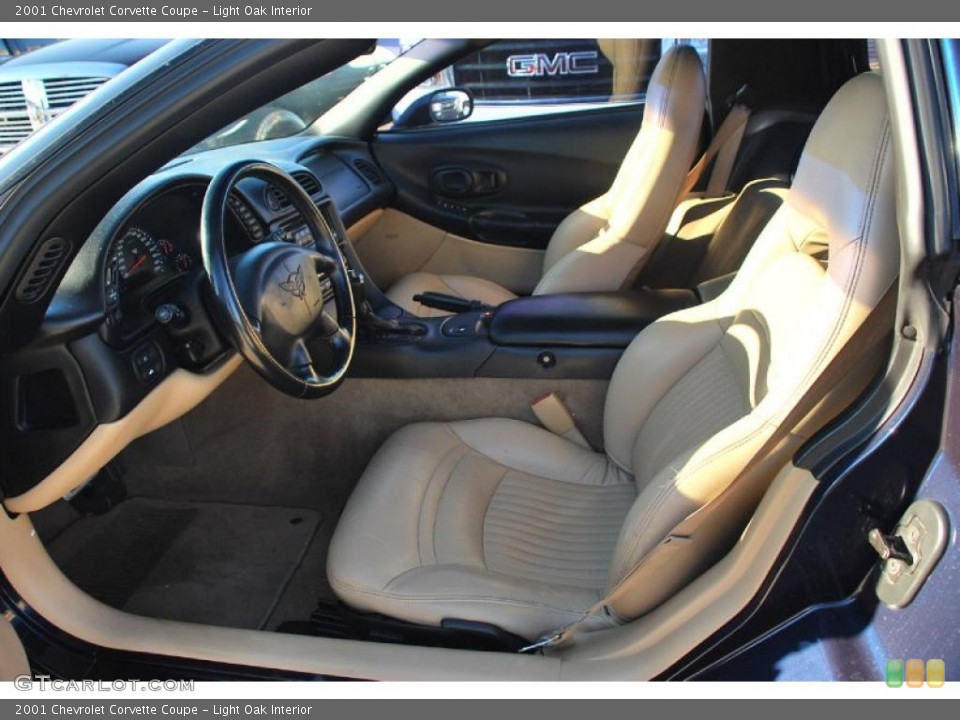 Light Oak Interior Photo for the 2001 Chevrolet Corvette Coupe #44379396
