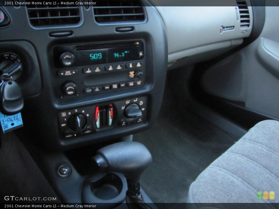 Medium Gray Interior Controls for the 2001 Chevrolet Monte Carlo LS #44390368
