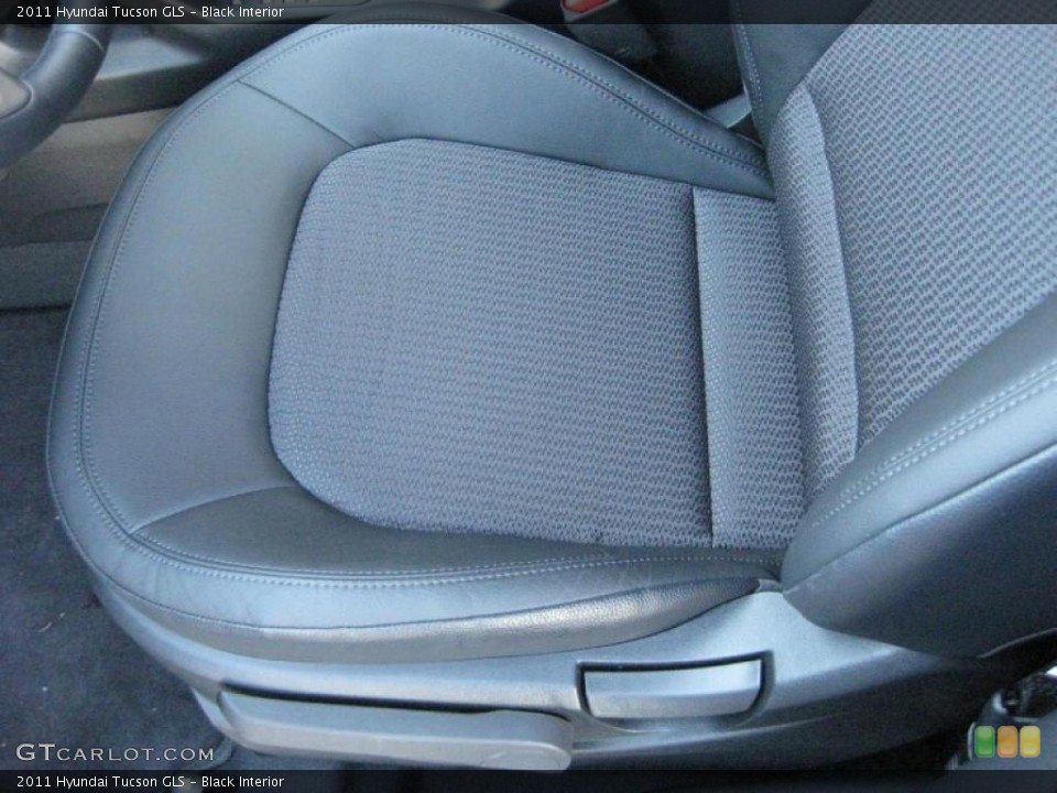 Black Interior Photo for the 2011 Hyundai Tucson GLS #44438686